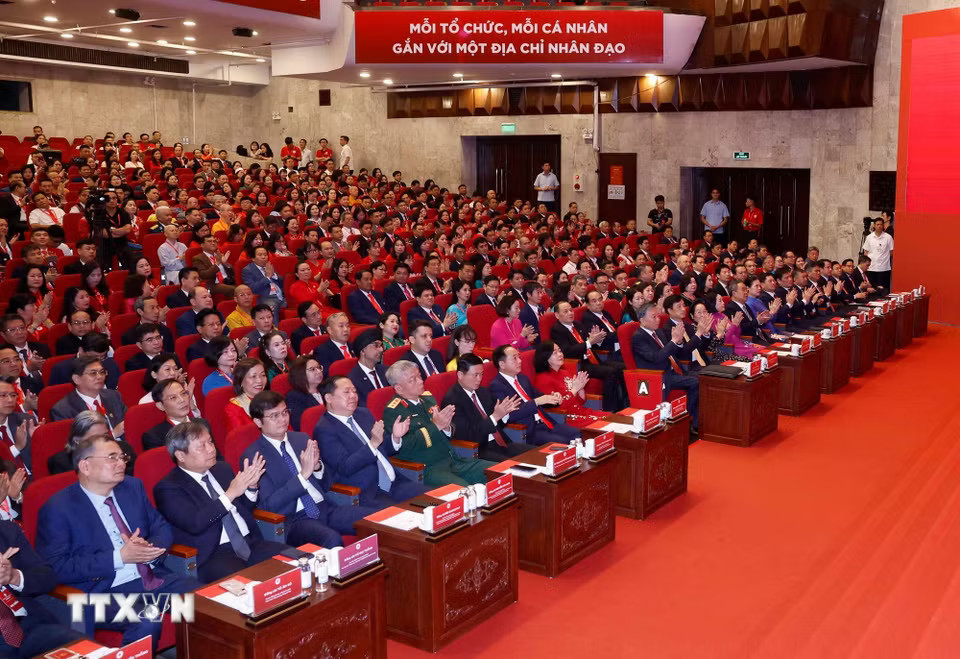 Tổng Bí thư, Chủ tịch nước Tô Lâm và các đại biểu tham dự Phiên khai mạc trọng thể Đại hội đại biểu toàn quốc Hội Chữ thập Đỏ Việt Nam lần thứ XII, nhiệm kỳ 2026-2031. (Ảnh: Thống Nhất/TTXVN)