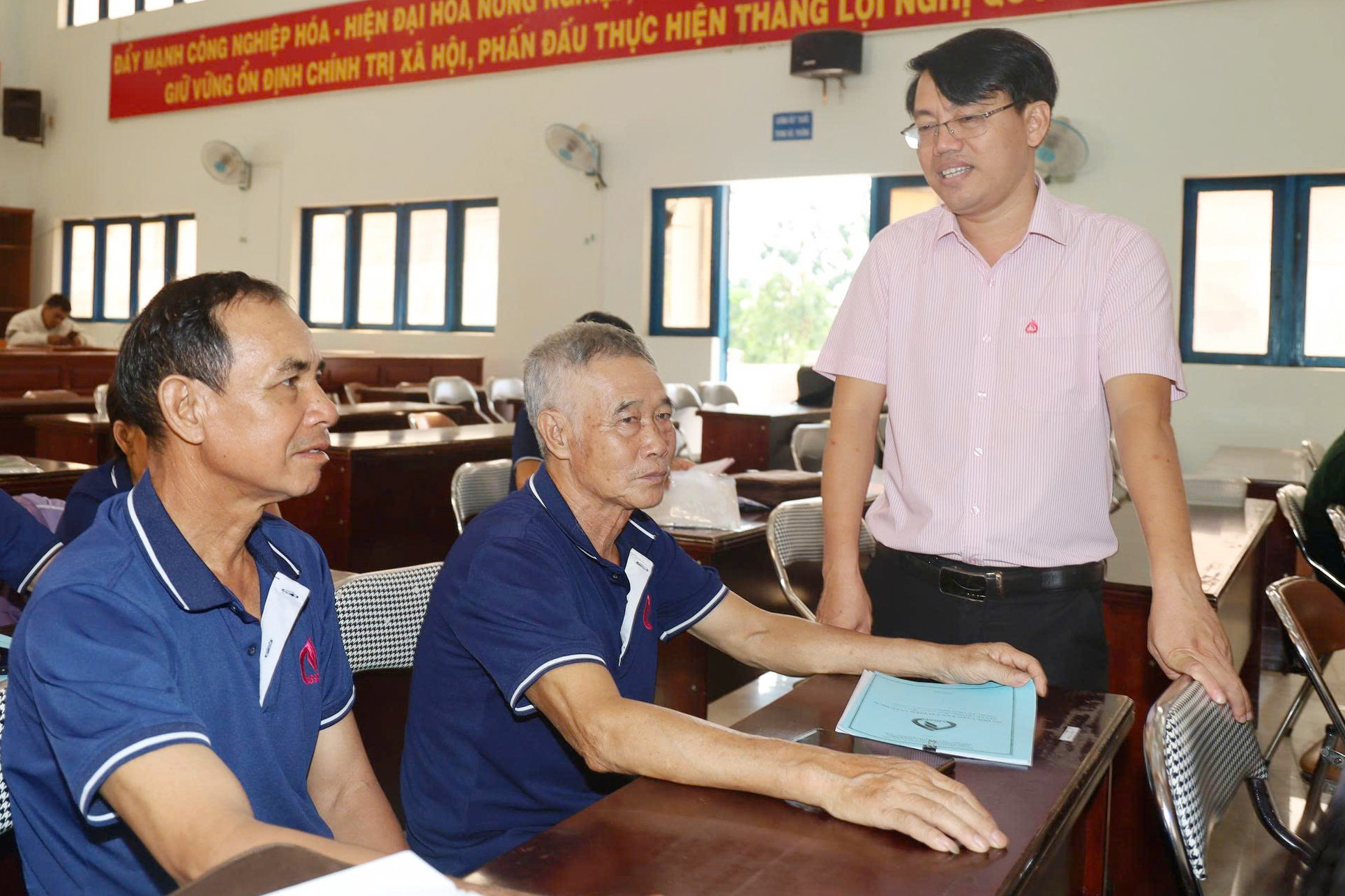 Giam ngheo xa Krong No4