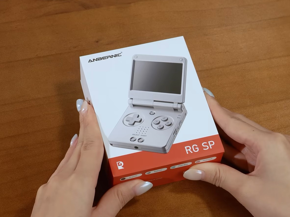 Hộp bán lẻ mới của máy chơi game Anbernic RG SP