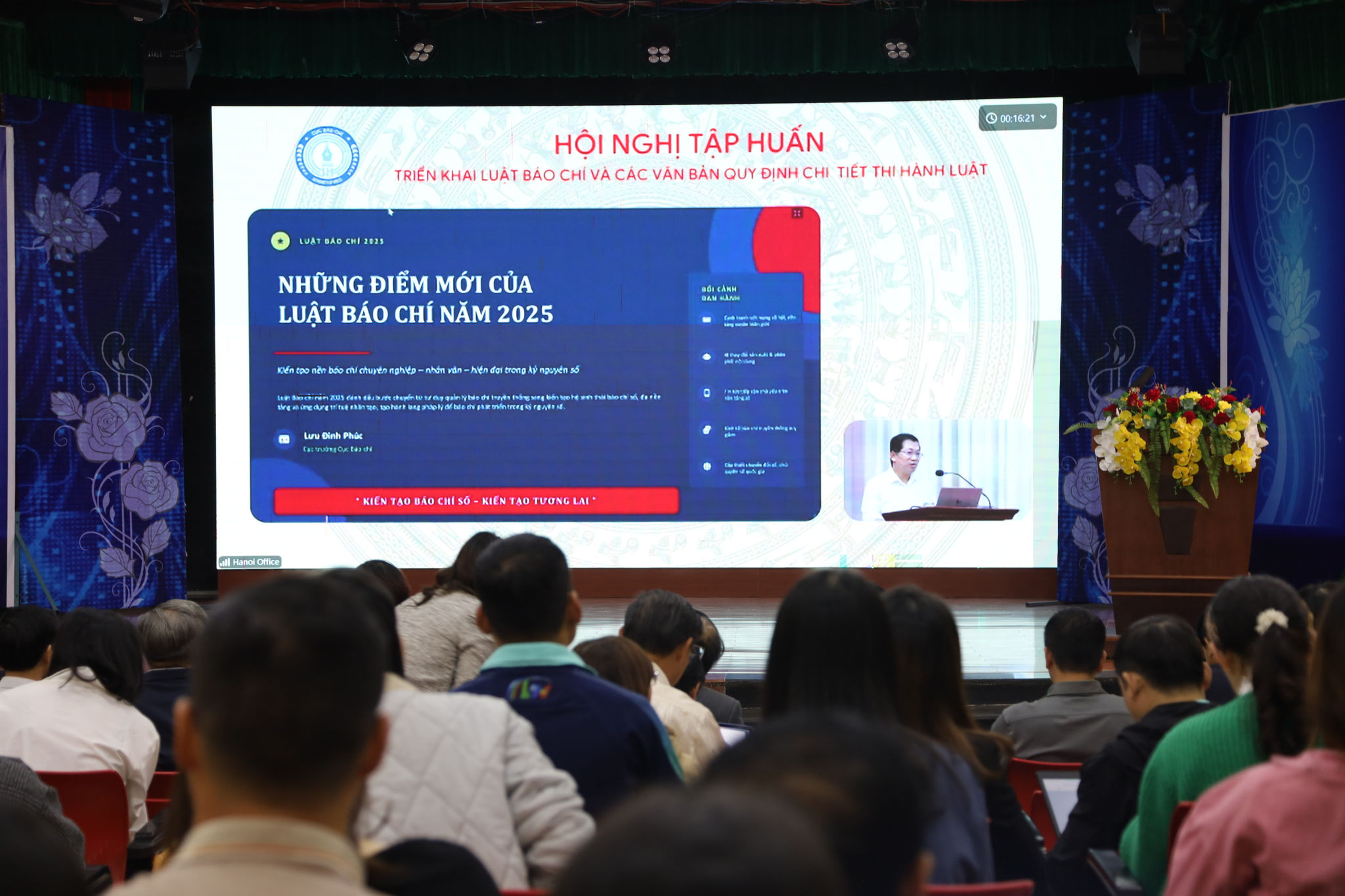 Cán bộ, viên chức, phóng viên, biên tập viên Báo và PTTH Lâm Đồng tham dự Hội nghị quán triệt, tập huấn Luật Báo chí và các văn bản quy định chi tiết thi hành luật tại điểm cầu khu vực Đà Lạt