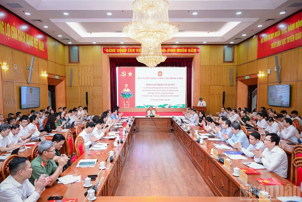 hnquynh-chi.jpg
