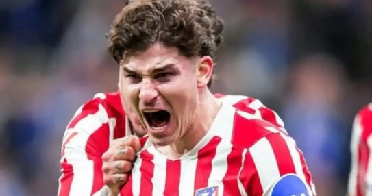Julian Alvarez trong màu áo Atletico Madrid