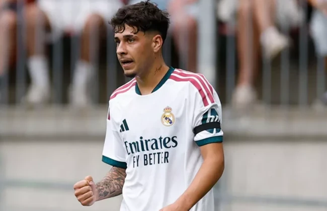Alexis Ciria ghi bàn nâng tỷ số lên 2-0 cho Real Madrid