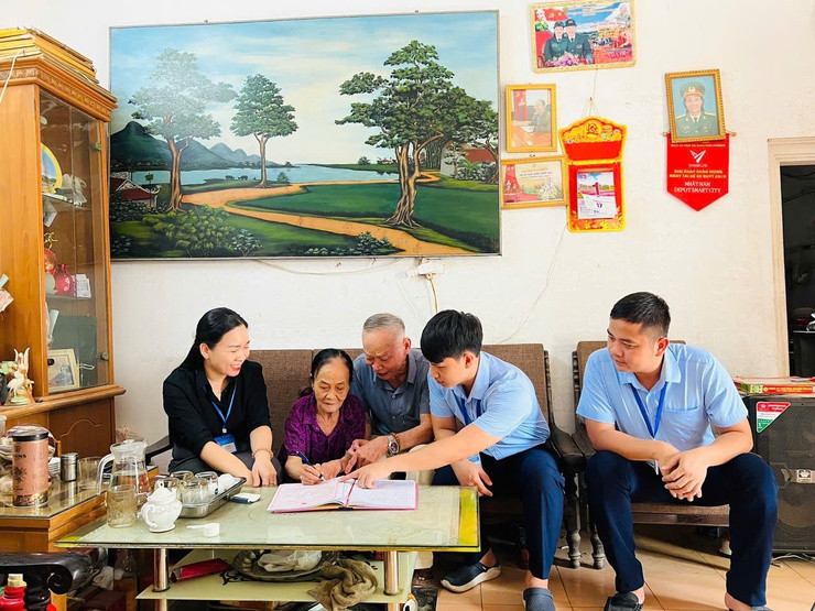 giayuyquyennhanluonghuhanoi150826.jpg