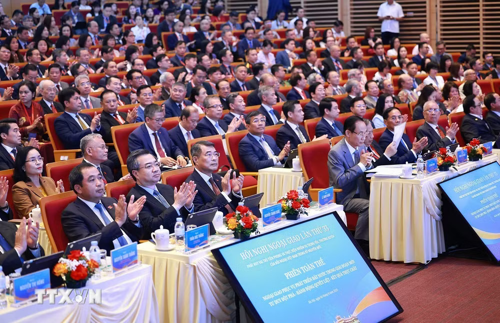 ttxvn-thu-tuong-le-minh-hung-du-phien-toan-the-hoi-nghi-ngoai-giao-lan-thu-33-6.jpg