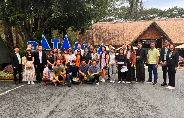 Đoàn Famtrip du lịch Khánh Hòa tham quan KDL Thác Đatanla Đà Lạt