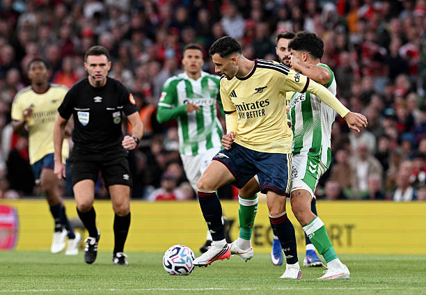 Arsenal bế tắc hoàn toàn trong hiệp 2.