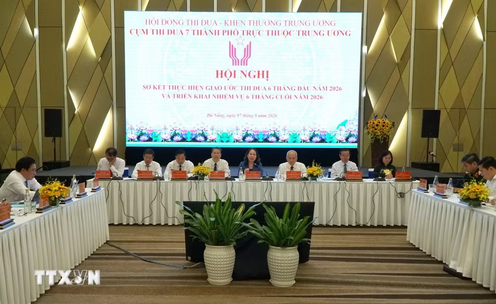 ttxvn-cac-thanh-pho-truc-thuoc-trung-uong-day-manh-thi-dua-3.jpg