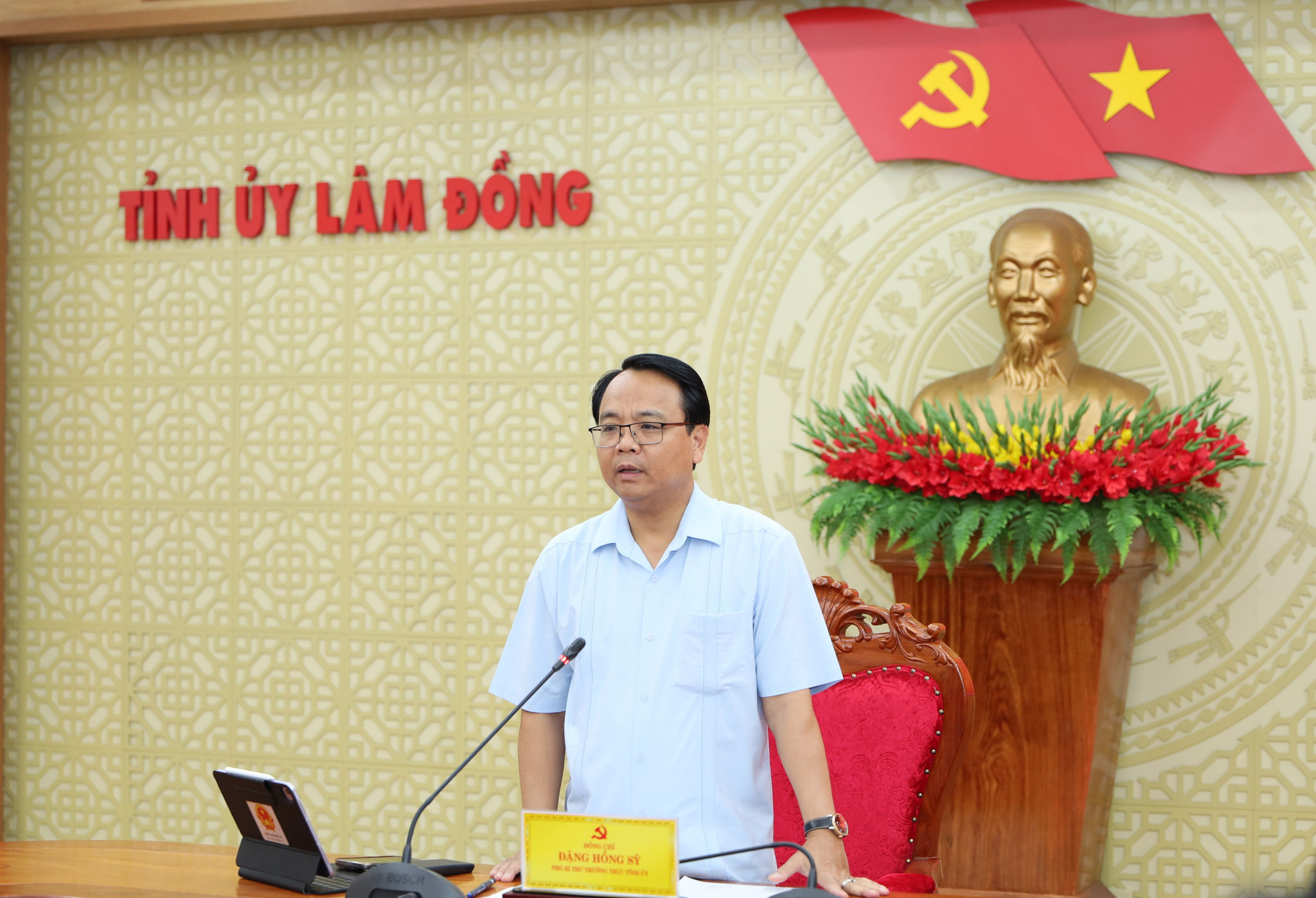 Đồng chí Đặng Hồng Sỹ, Phó Bí thư Thường trực Tỉnh ủy phát biểu chỉ đạo tại buổi làm việc