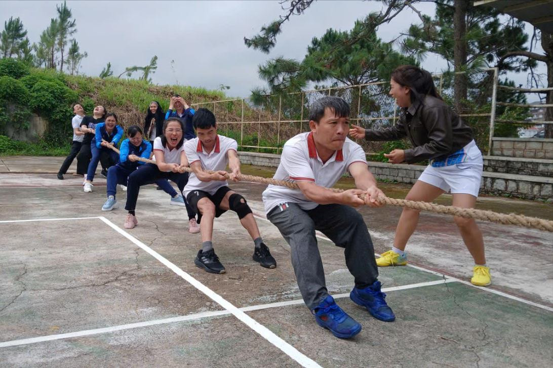 hoi-thao-dien-ra-voi-tinh-than-doan-ket-giao-luu-giua-nhung-nguoi-lam-cong-tac-tuyen-giao-va-dan-van(1).jpg