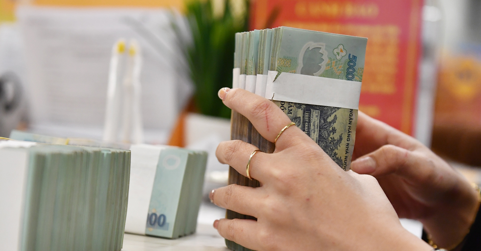 Giao dịch tiền gửi tại ngân hàng
