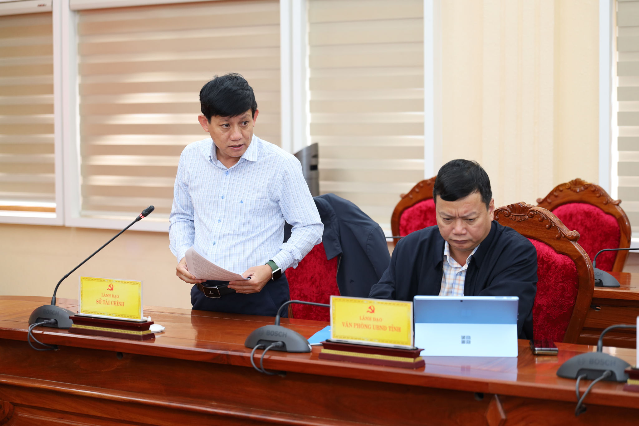 Ông Võ Đức Tuấn, Phó Giám đốc Sở Tài chính báo cáo tại buổi làm việc