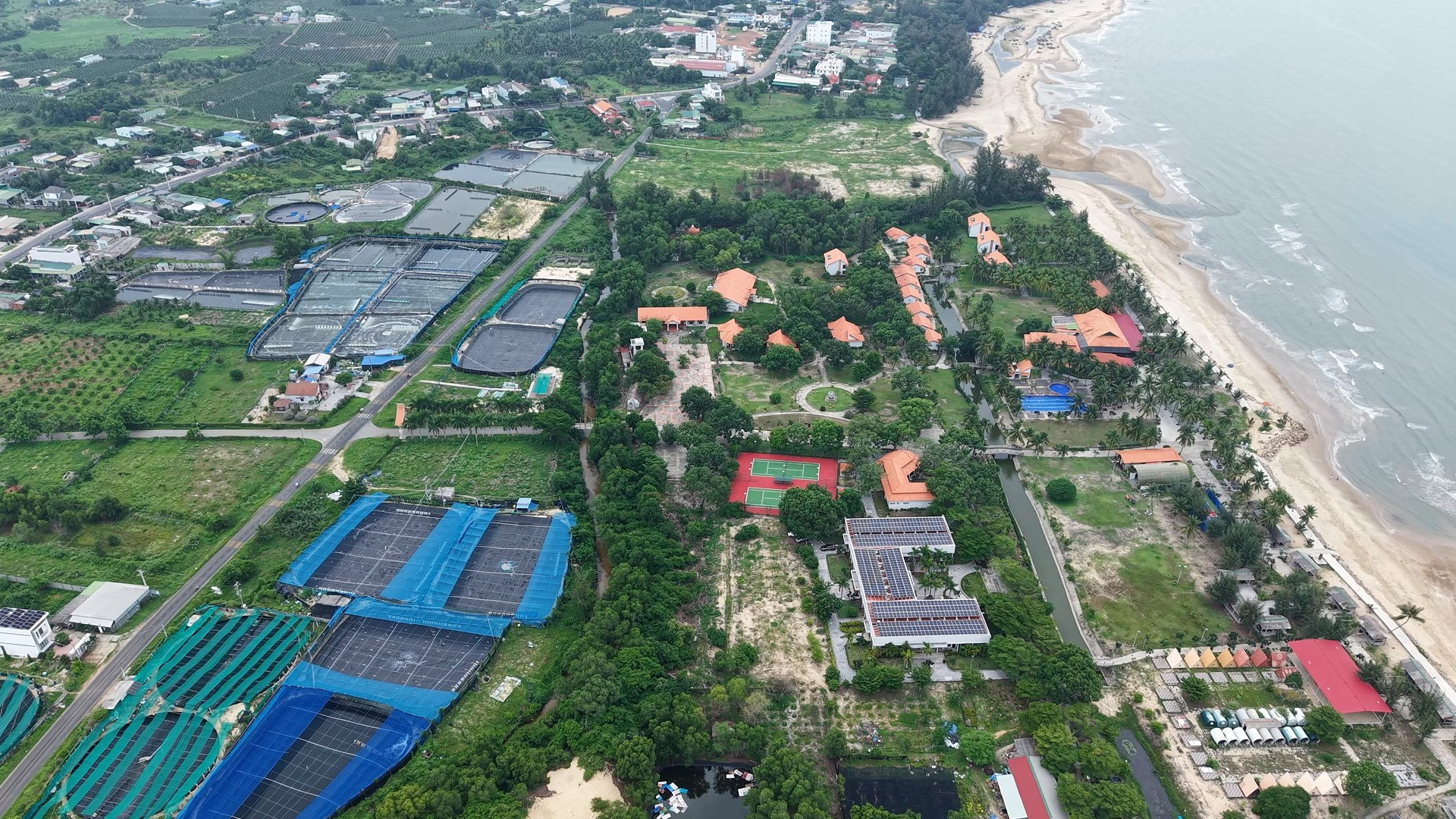 Khu du lịch ven biển Tân Hải
