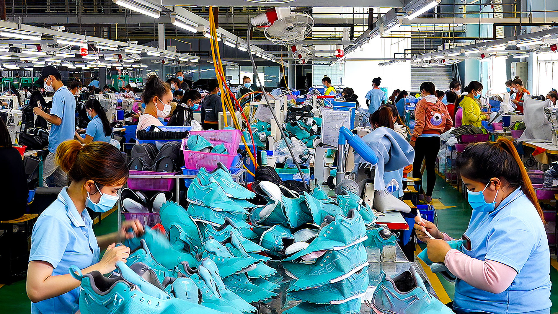 Sản xuất giày xuất khẩu (ảnh N. Lân) (2)