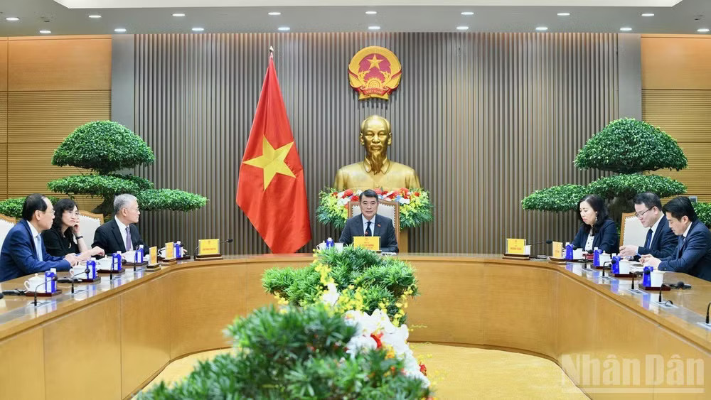 Quang cảnh cuộc điện đàm. (Ảnh: THANH GIANG) Quang cảnh cuộc điện đàm. (Ảnh: THANH GIANG)