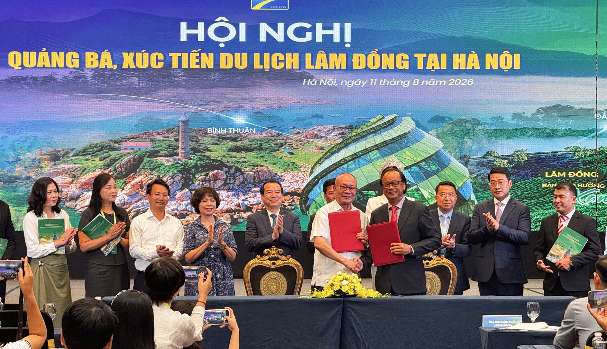 hiep-hoi-du-lich-lam-dong-va-ha-noi-ky-ket-bien-ban-hop-tac(1).jpg