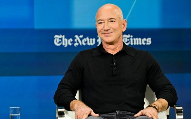 Liên minh của Bezos đang tính mua lại một phần ba cổ phẩn của Liverpool. Ảnh: Getty.