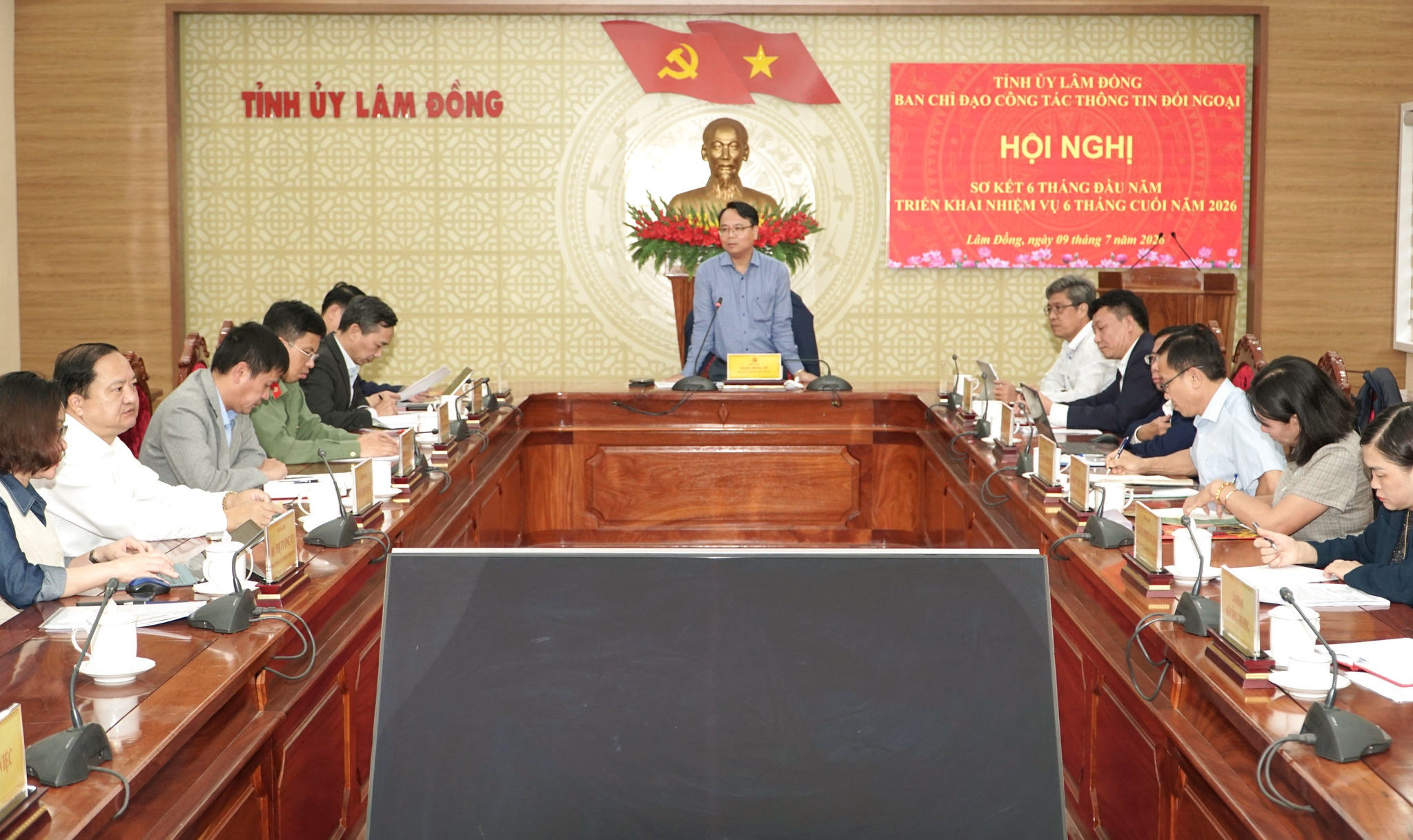 Thông tin đối ngoại