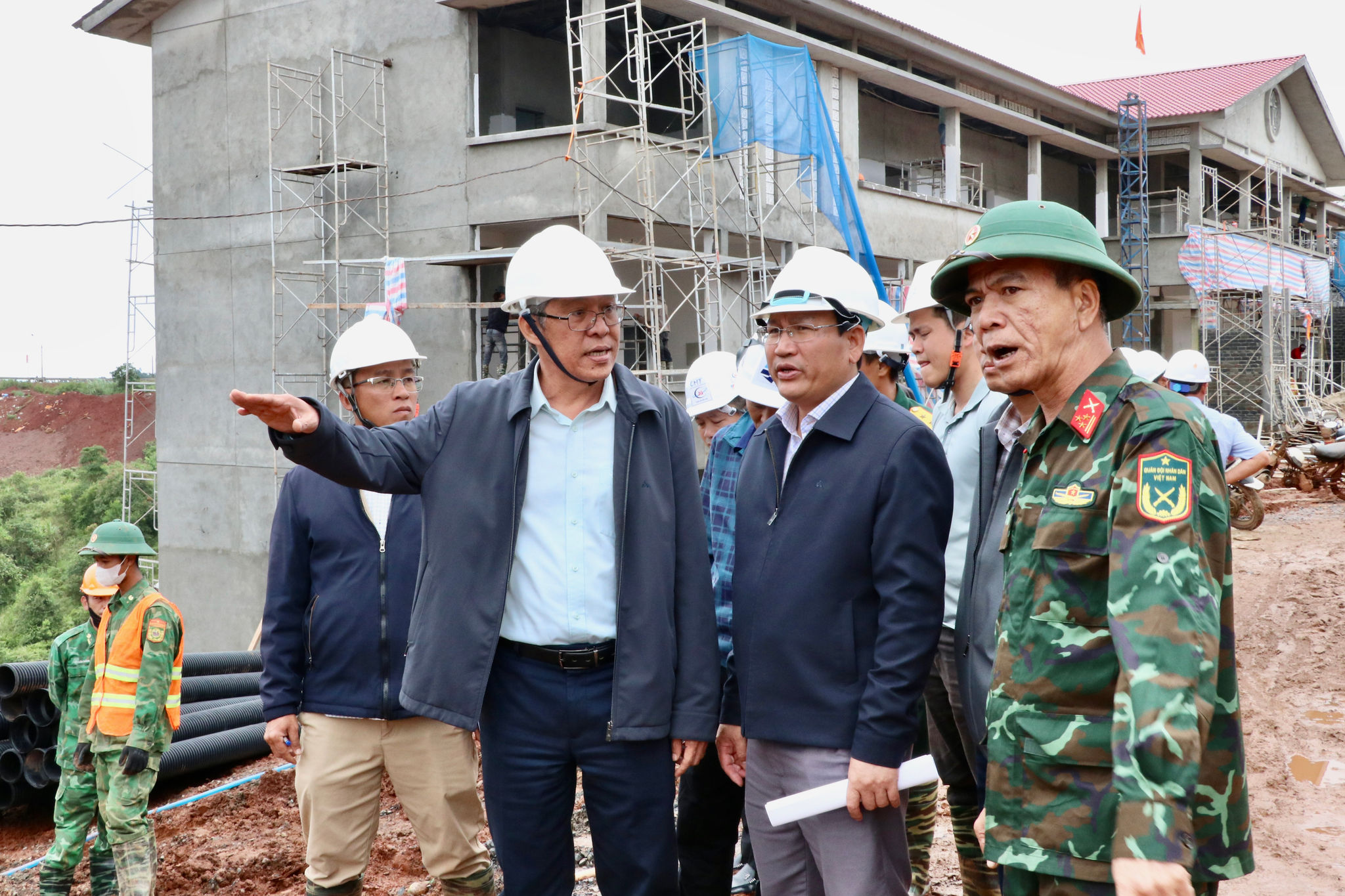 Truong noi tru Quang Truc 6