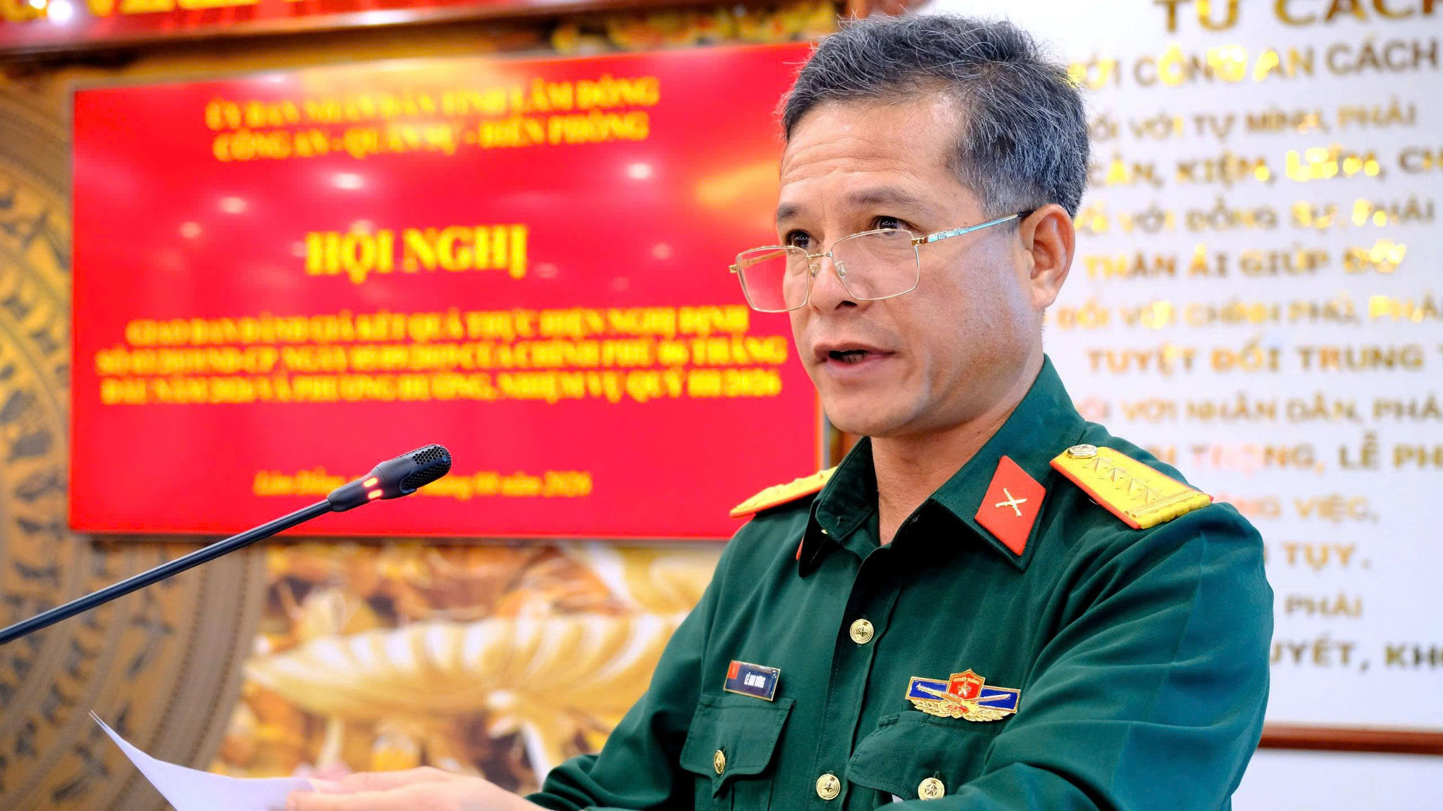 Đại tá Lê Anh Vương, Phó Chỉ huy trưởng kiêm Tham mưu trưởng Bộ Chỉ huy Quân sự tỉnh phát biểu khai mạc Hội nghị