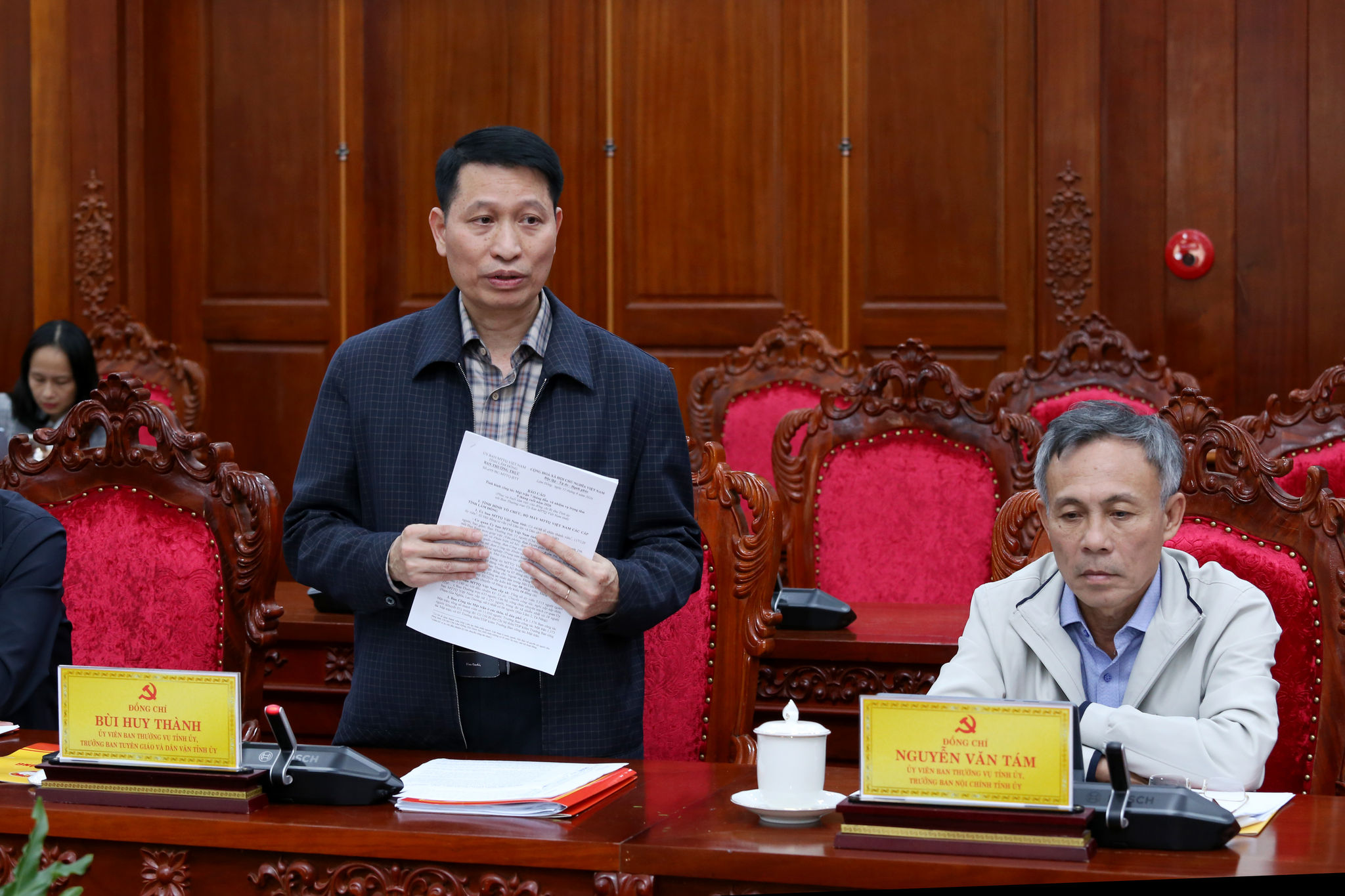 Đồng chí Bùi Huy Thành, Ủy viên Ban Thường vụ Tỉnh ủy, Trưởng Ban Tuyên giáo và Dân vận Tỉnh ủy phát biểu tại buổi làm việc