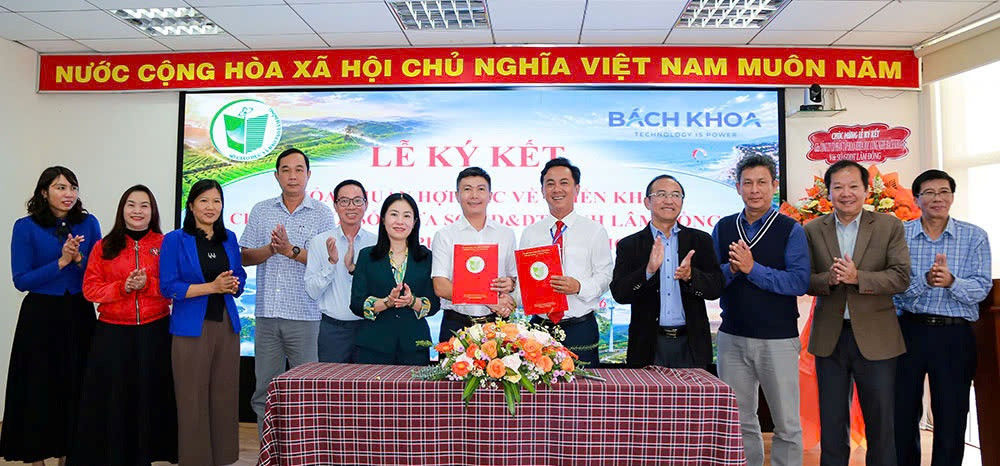 Sở Giáo dục và Đao tạo tỉnh Lam Đồng kí kết thỏa thuận hợp tác với các công ty công nghệ