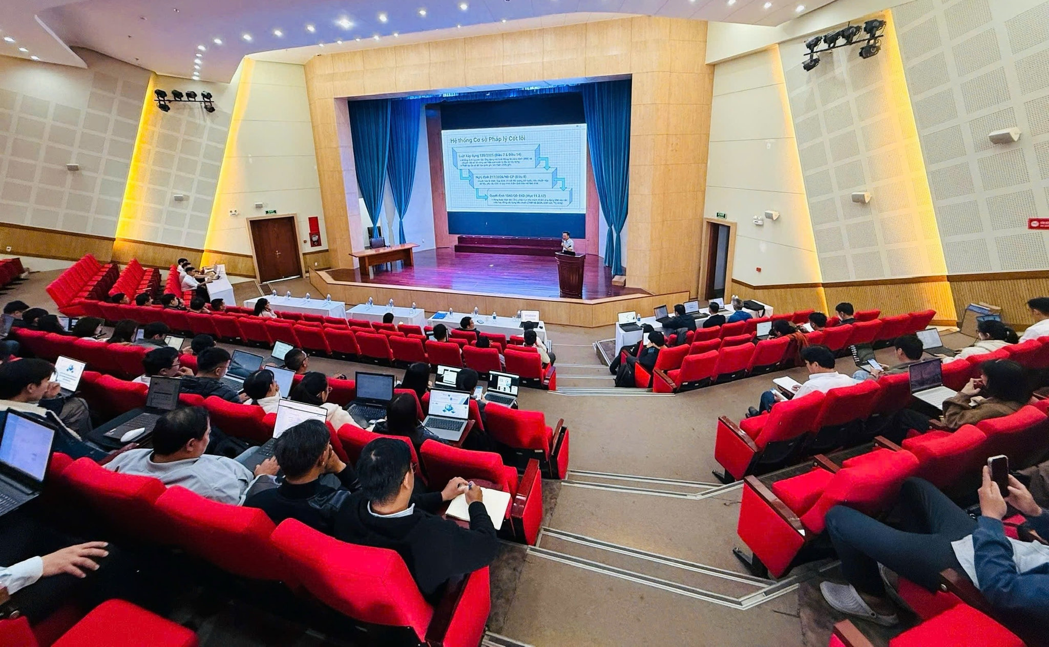 CÁc hôc viên thamgia lớp học tại ĐÀ Lạt