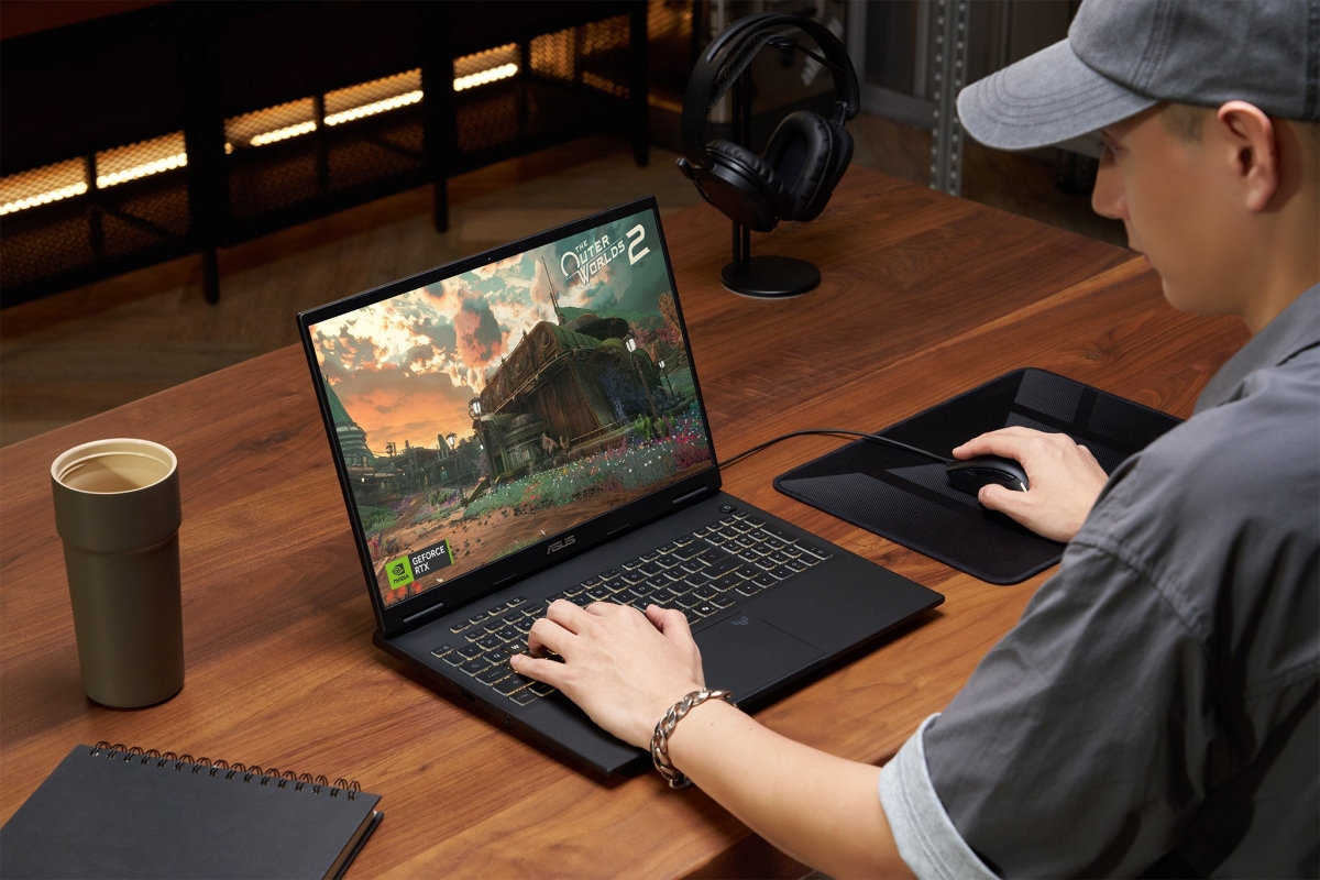 Laptop ASUS TUF Gaming 16 sở hữu chip Intel Core i7 và card đồ họa RTX 5070