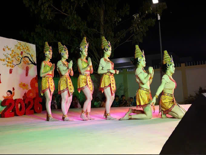 Em L&yacute; Bảo H&acirc;n