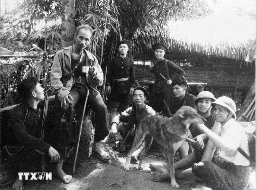 ttxvn-chu-tich-ho-chi-minh-nguoi-sang-lap-ren-luyen-dang-cong-san-viet-nam11-resize.jpg