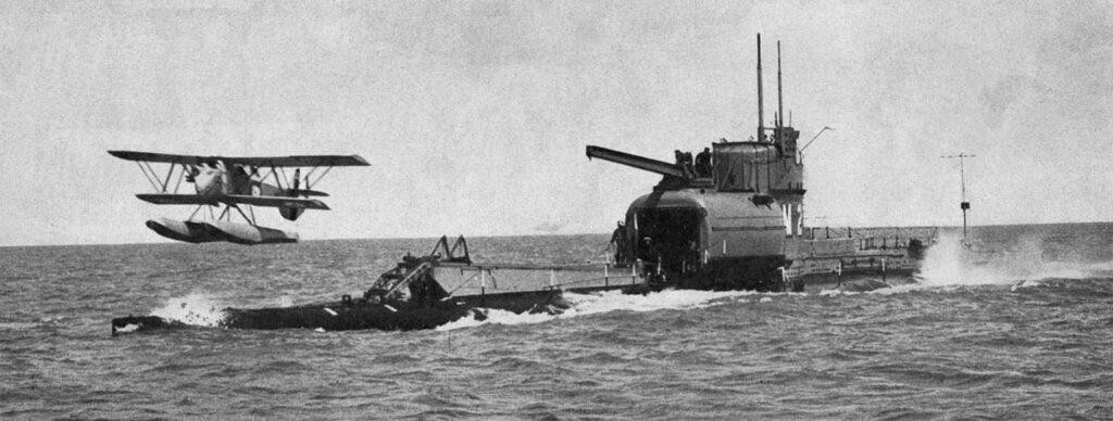 Tàu ngầm HMS M2 của Hải quân Anh