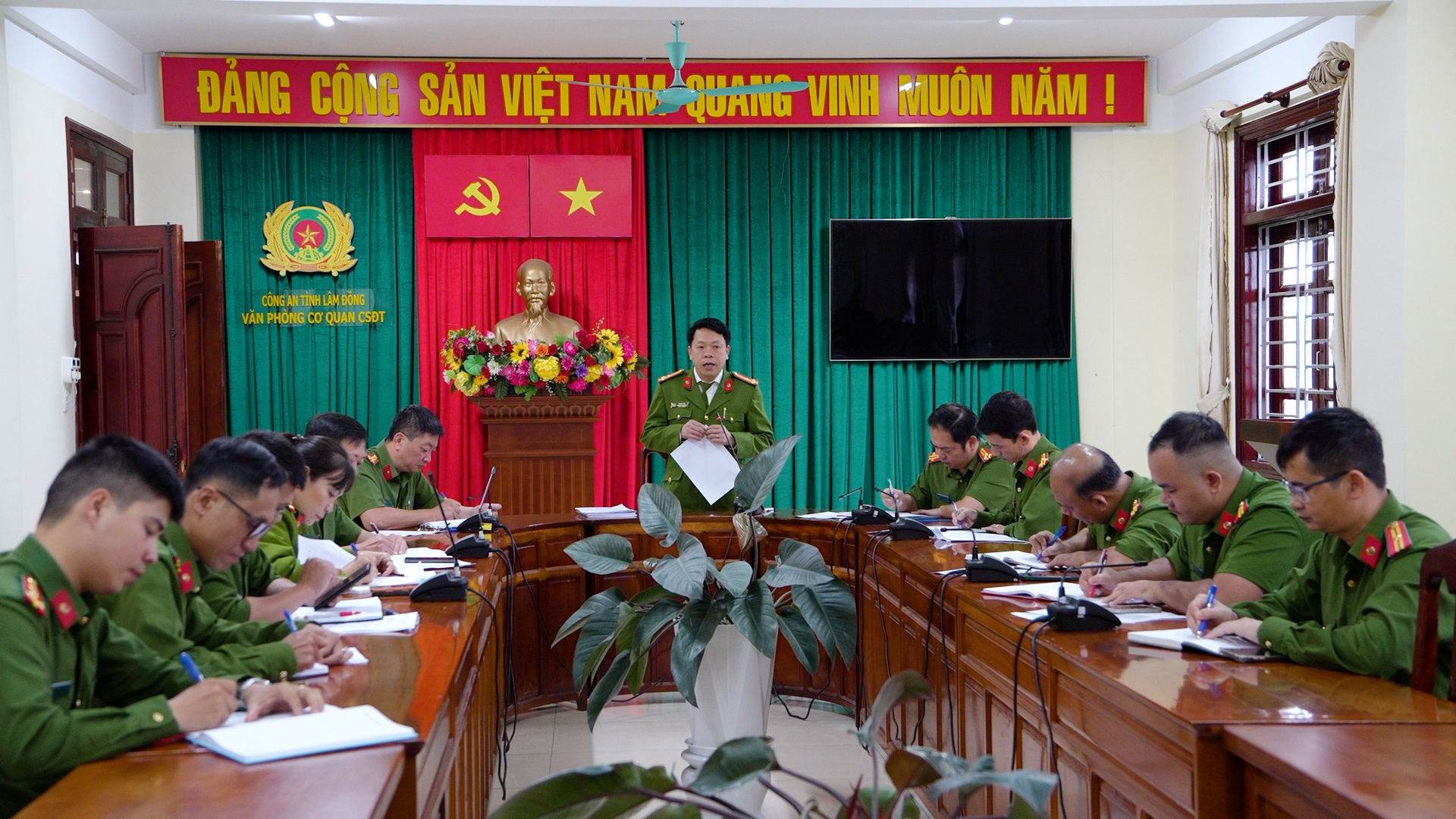 Văn phòng Cơ quan Cảnh sát điều tra Công an tỉnh Lâm Đồng triển khai điều tra vụ án.