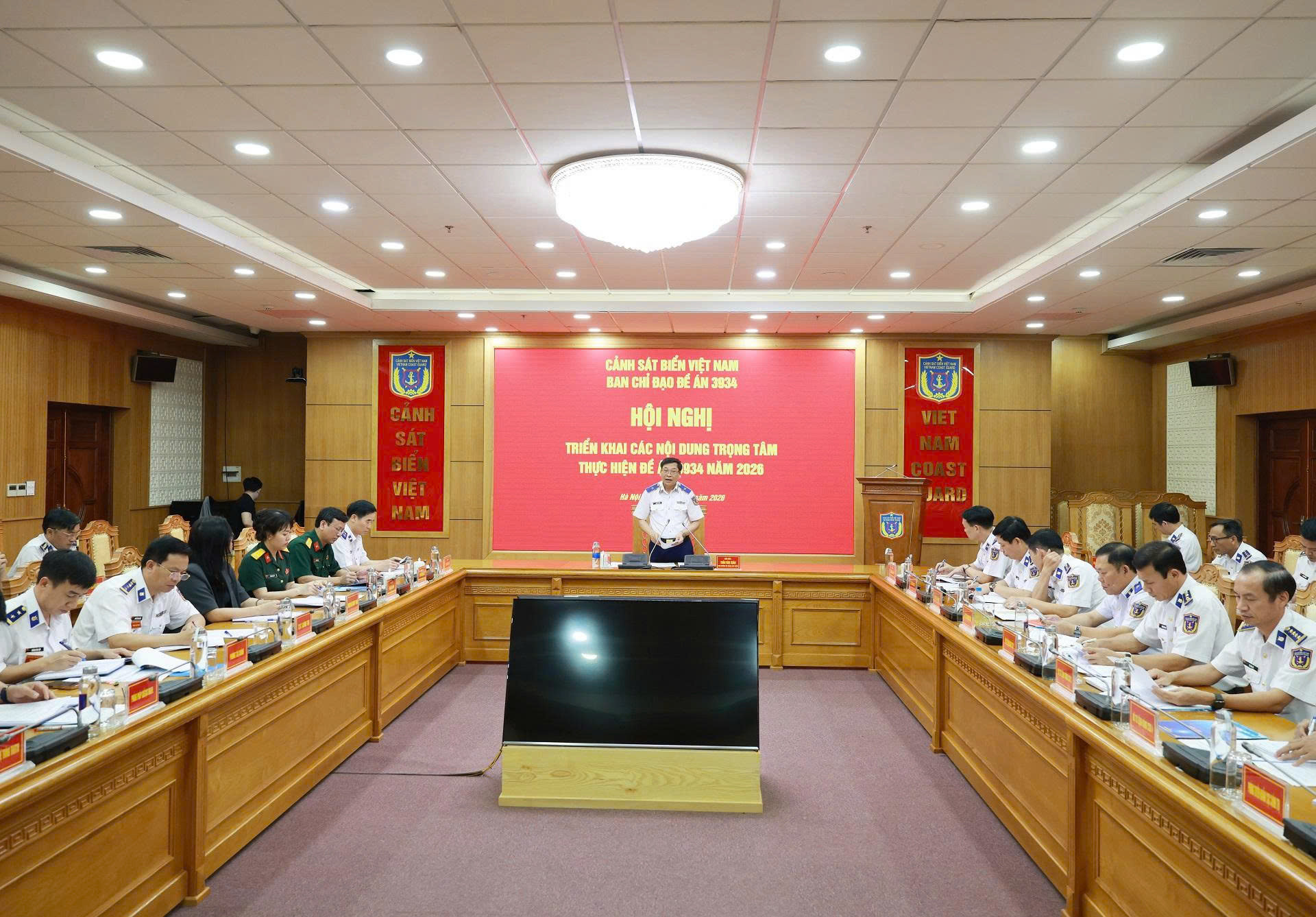 Thiếu tướng Trần Văn Xuân, Phó Chính ủy, Trưởng Ban Chỉ đạo Đề án 3934 Cảnh sát biển Việt Nam phát biểu tại hội nghị triển khai các nội dung trọng tâm thực hiện Đề án 3934 năm 2026.