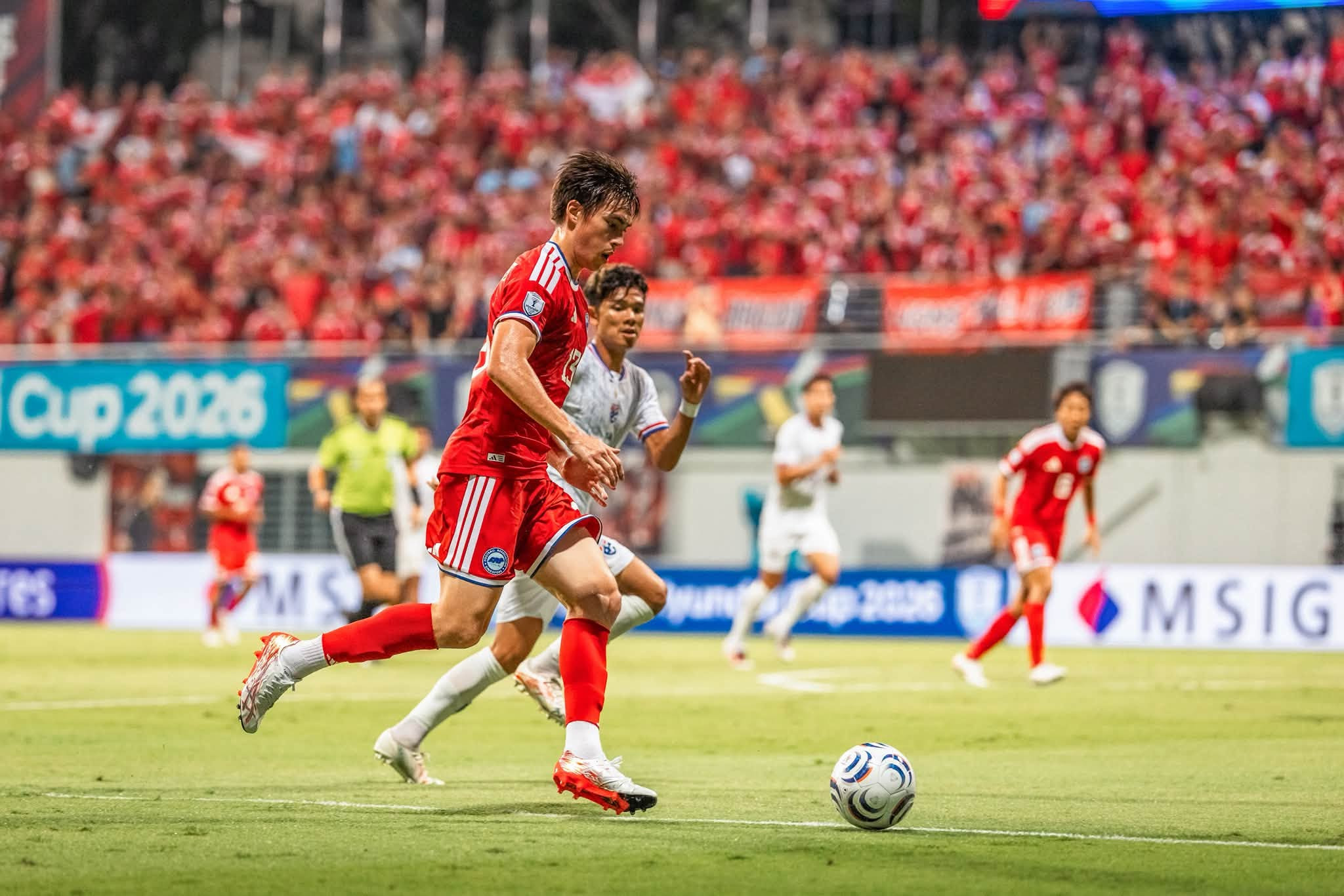 Singapore đã thua đậm ở lượt đi trên sân nhà.