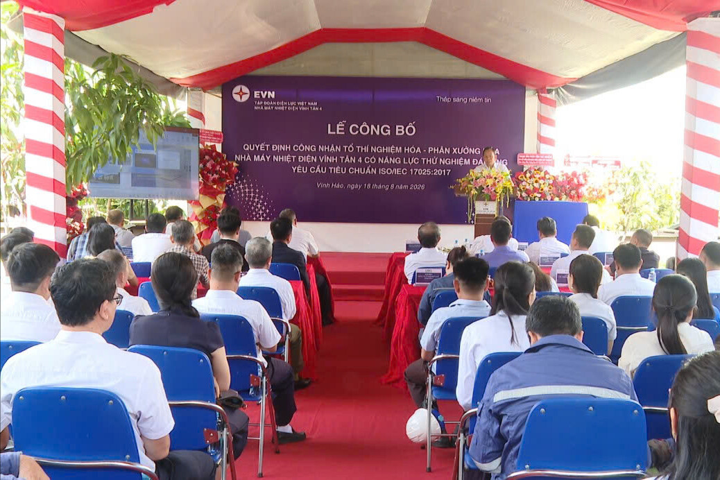 toan-canh-le-cong-bo-quyet-dinh-cong-nhan-to-thi-nghiem-hoa-nha-may-nhiet-dien-vinh-tan-4-dat-tieu-chuan-iso-iec-17025-2017(1).jpg