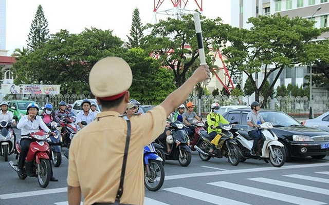 Bảo đảm trật tự, an toàn giao thông dịp nghỉ lễ 02/9 và tháng cao điểm học sinh đến trường- Ảnh 1.