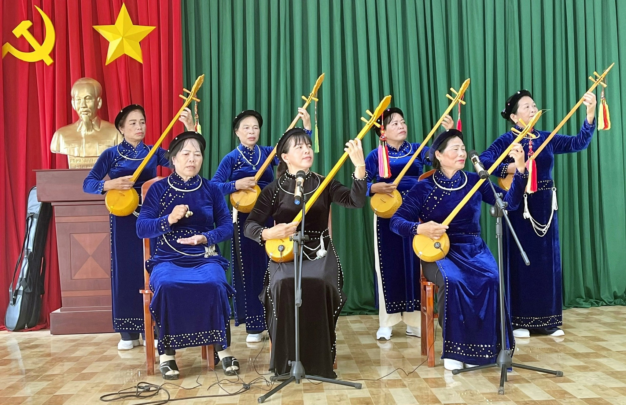 HÌNH 10