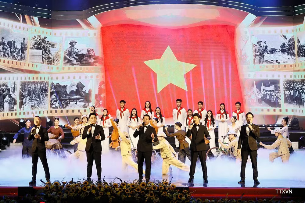 vna-potal-chuong-trinh-nghe-thuat-chinh-luan-nang-ba-dinh-8969136.jpg