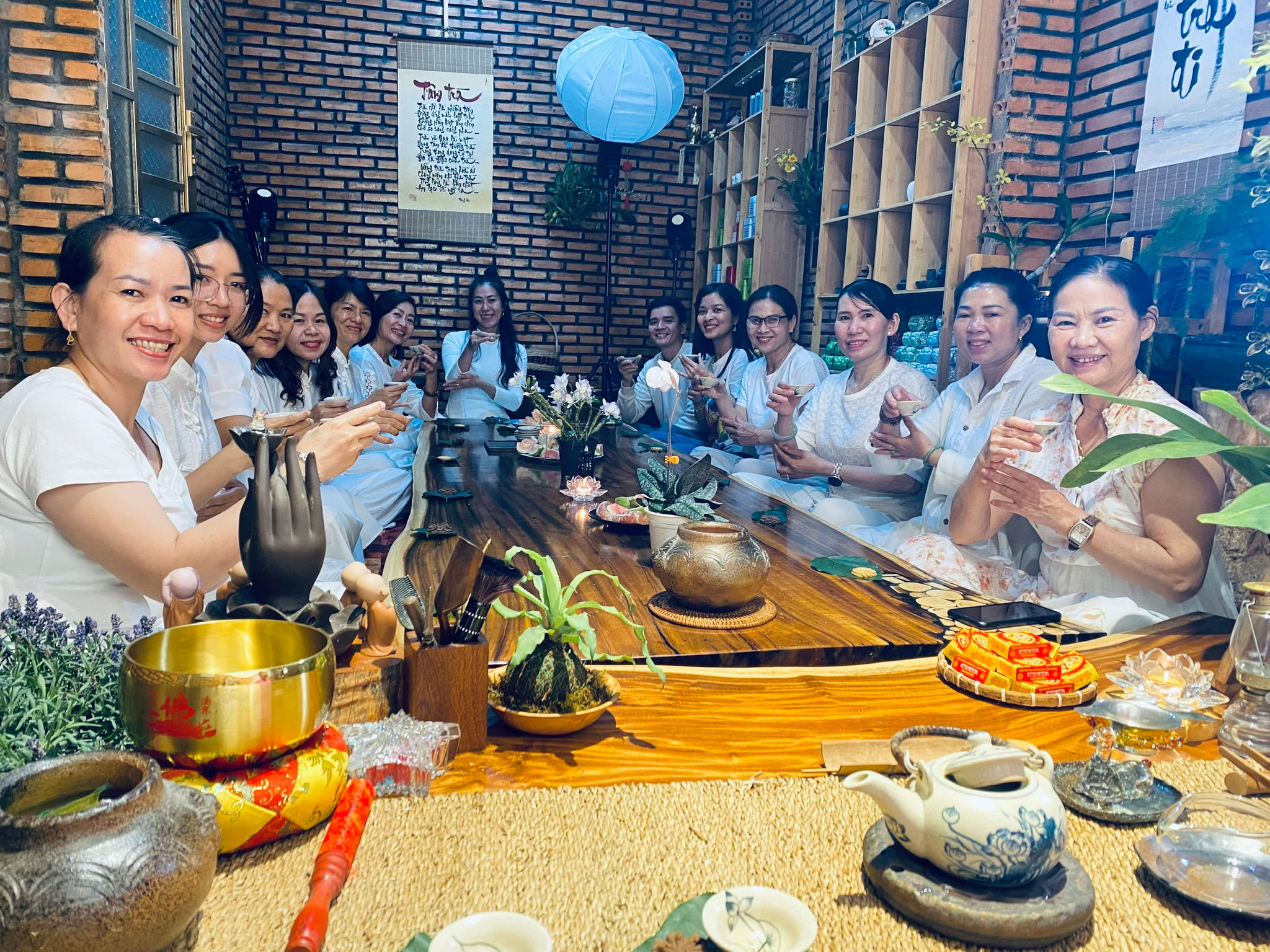 clb-tra-huong-sac-2.jpg