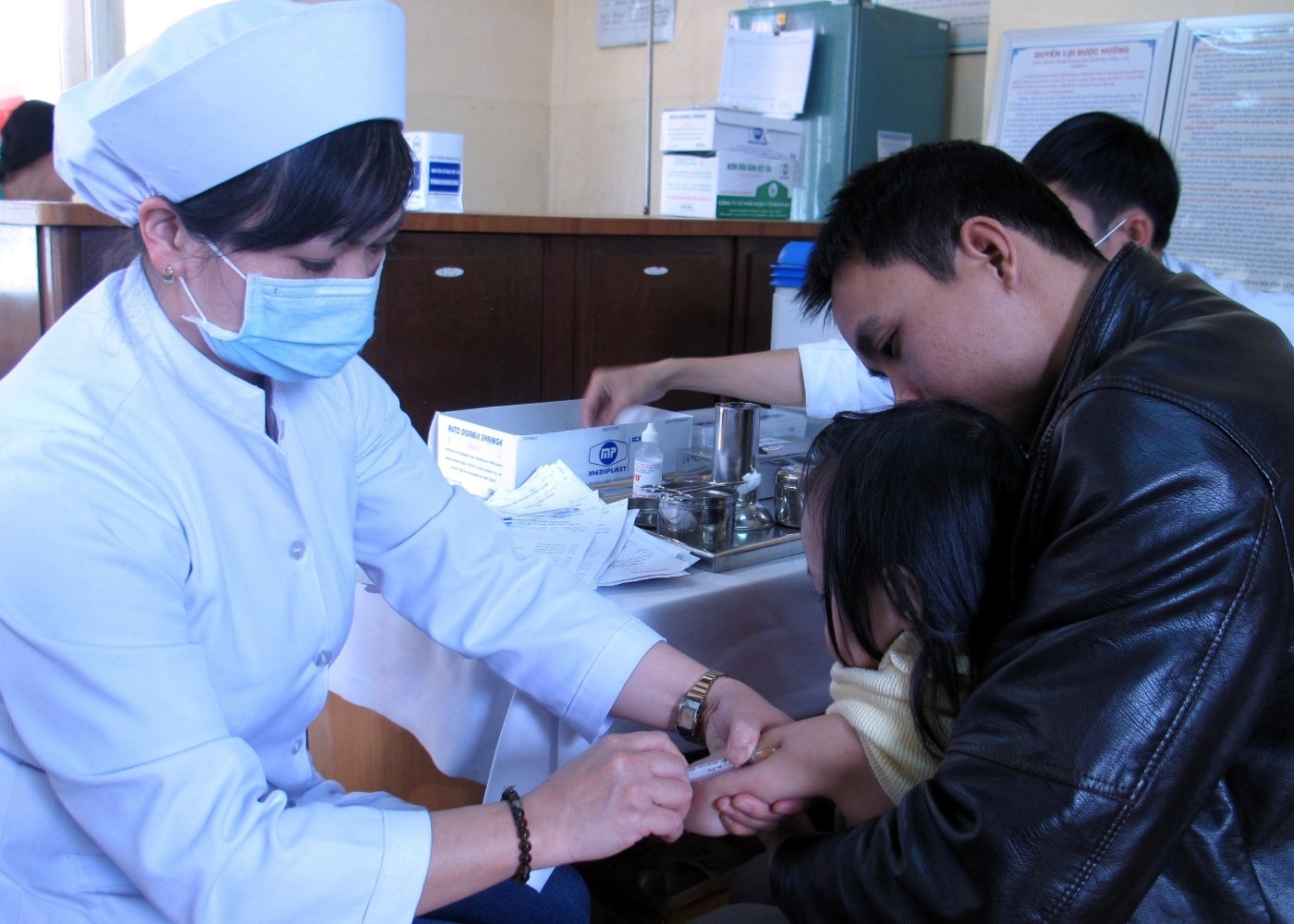 IMG_2428 Phụ huynh hiểu lợi ích của tiêm vắc xin sởi -rubella cho trẻ em