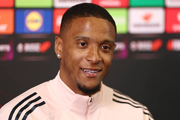 Ezri Konsa sẽ giúp Arsenal nâng tầm đội hình.