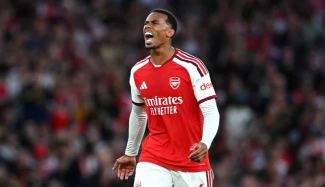 Gabriel Magalhaes chỉ huy hàng thủ Arsenal