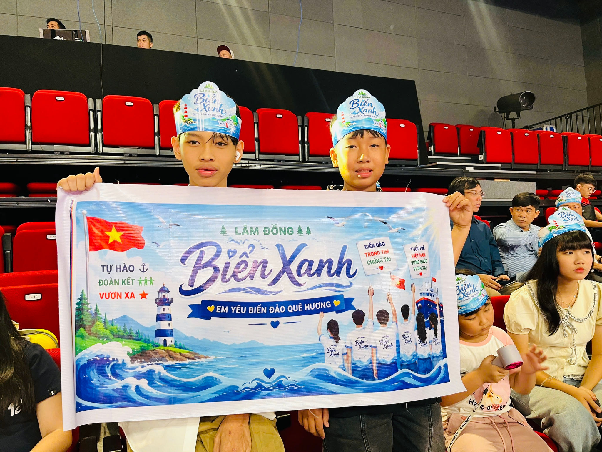 Cổ động viên cho Đội thi Biển xanh