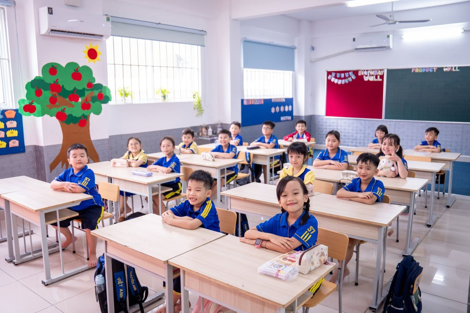 Hướng dẫn thực hiện tiêu chuẩn bàn ghế học sinh - Ảnh 1.