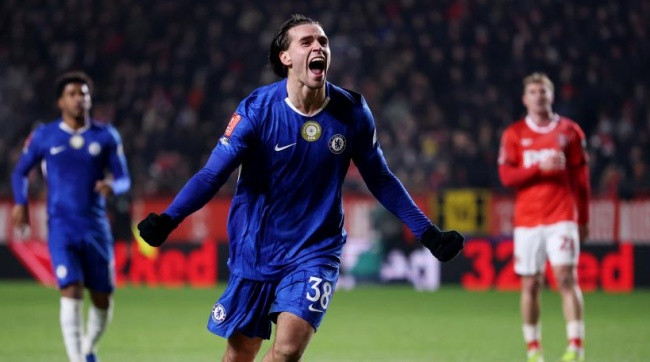 Marc Guiu đối mặt tương lai bất định tại Chelsea