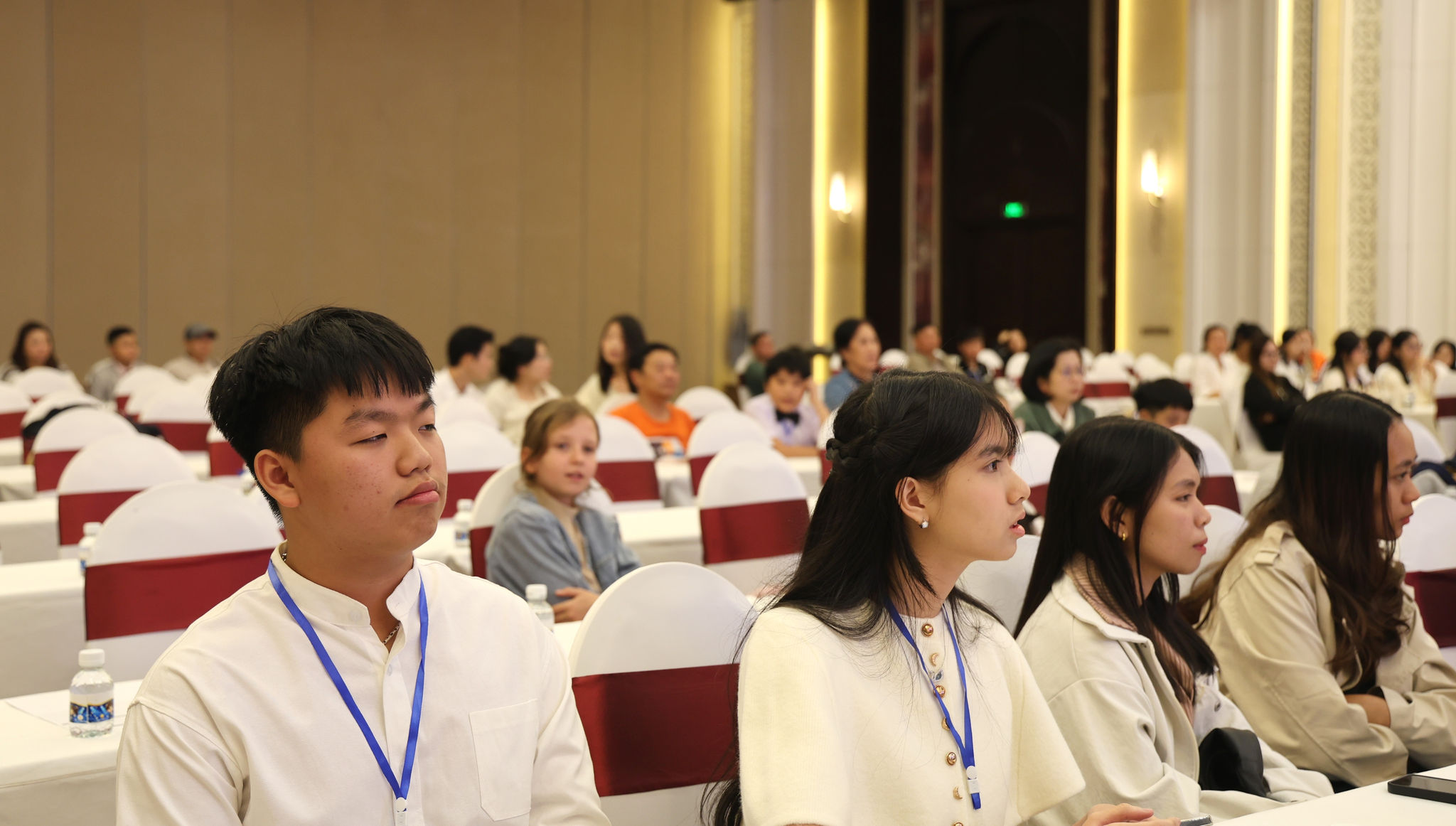 Cuộc thi thu hút sự tham gia và cổ vũ của các bạn trẻ yêu thích ngoại ngữ