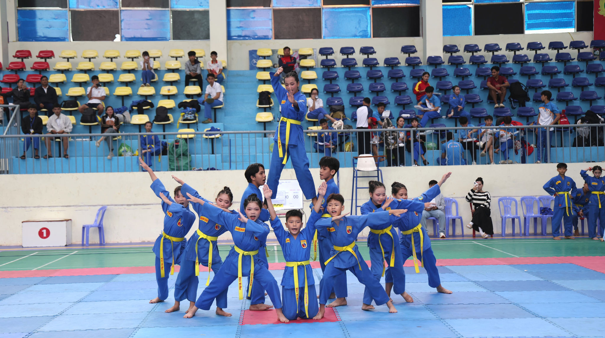 Màn biểu diễn đep mắt nội dung quyền đồng đội