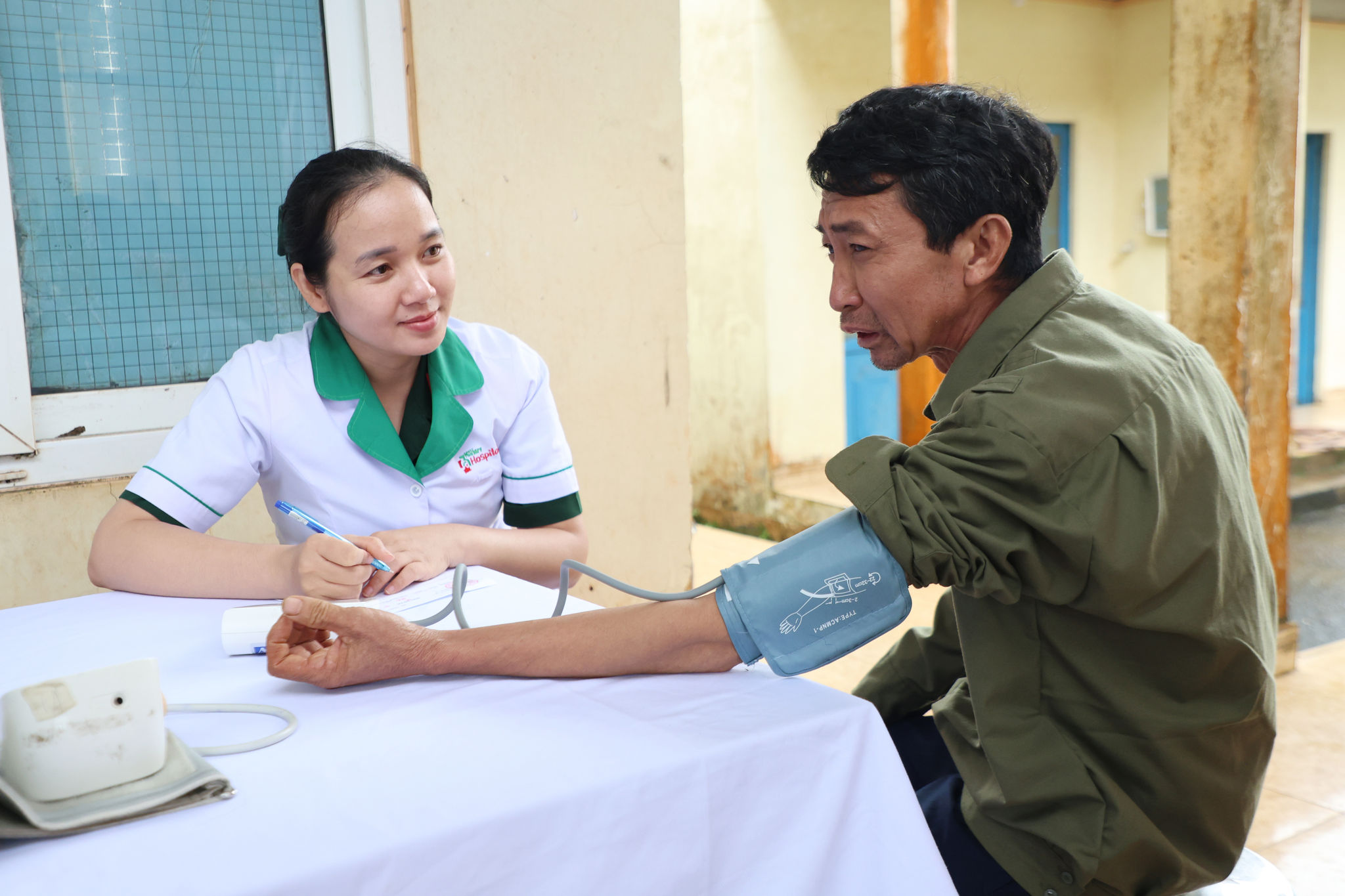 Tang qua Quang Truc 4