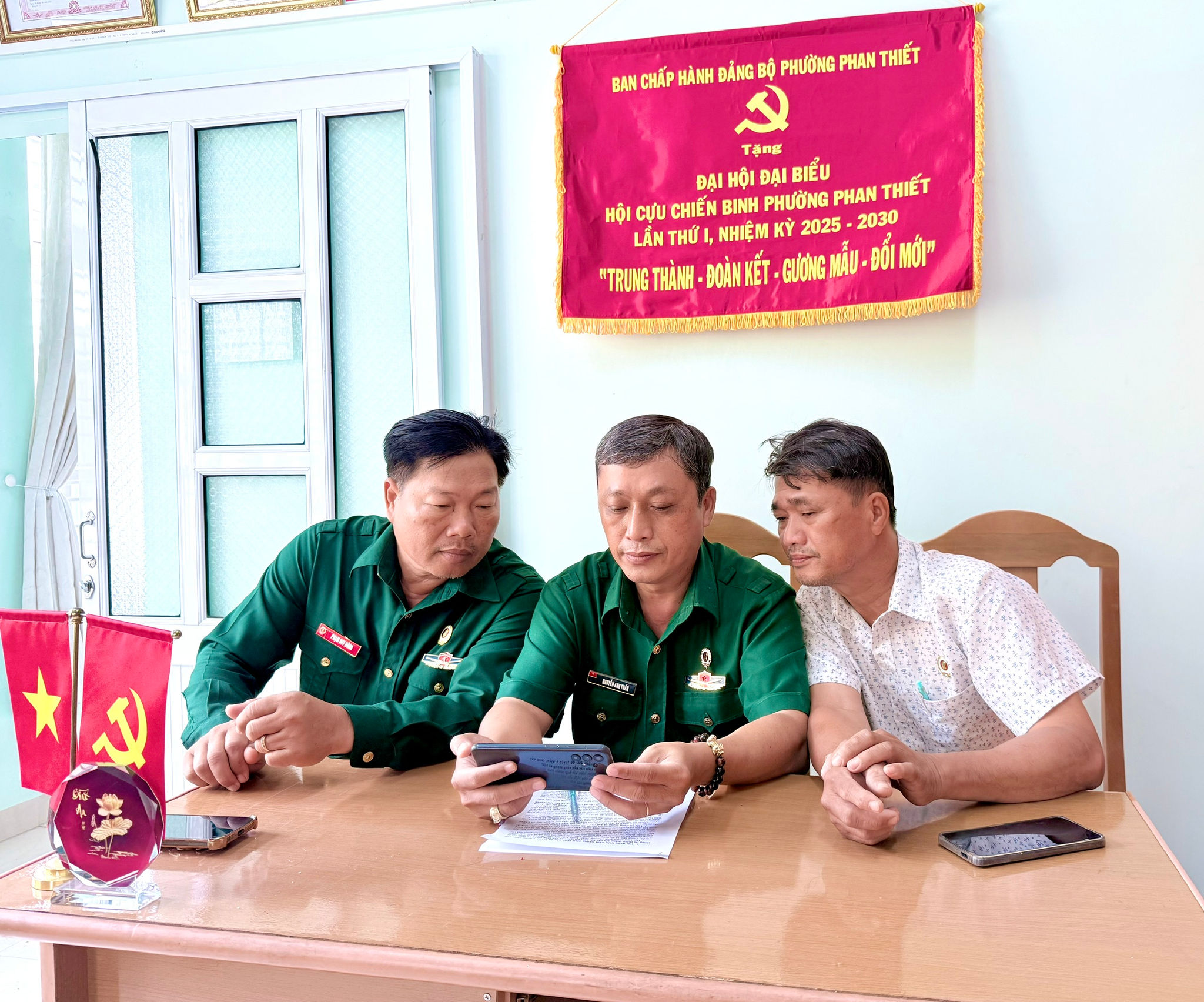 định hướng dư luận xã hội