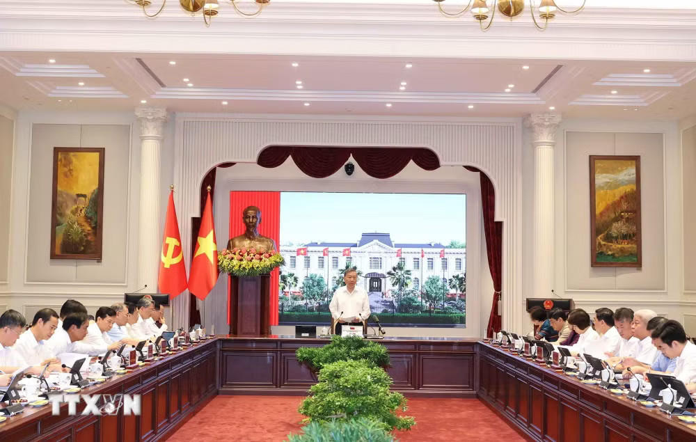ttxvn-tong-bi-thu-chu-tich-nuoc-lam-viec-voi-dang-uy-chinh-phu-ve-thuc-hien-chinh-sach-an-sinh-xa-hoi-8981175-2.jpg